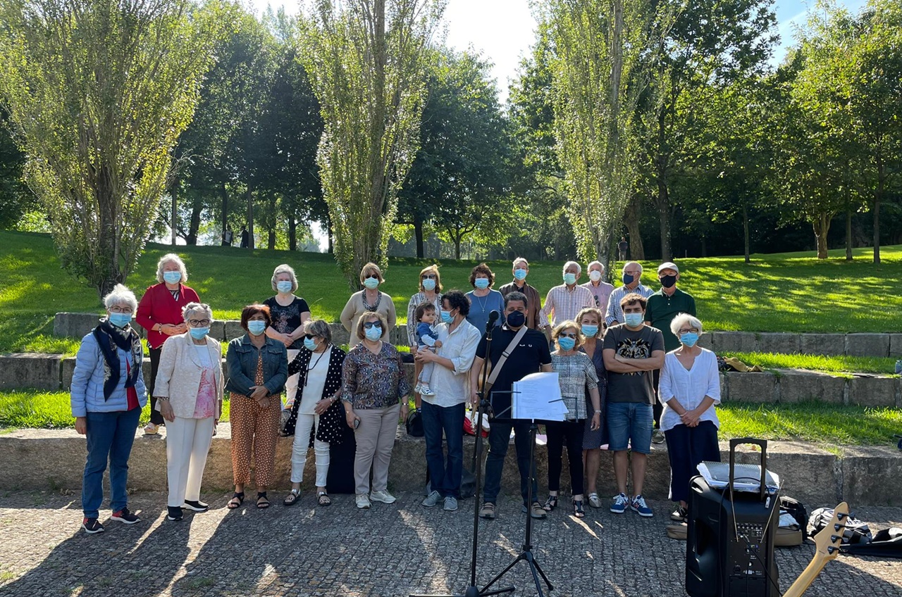 Coro Sénior da Fundação ensaia ao ar livre no Parque da Pasteleira